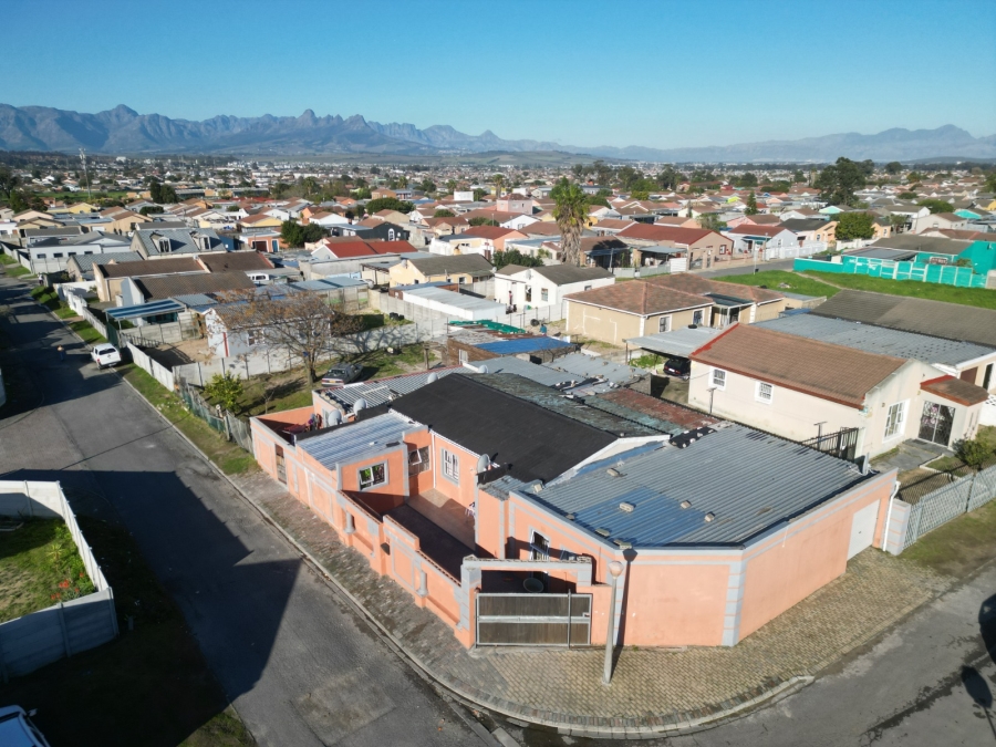 9 Bedroom Property for Sale in Hillcrest Heights Western Cape